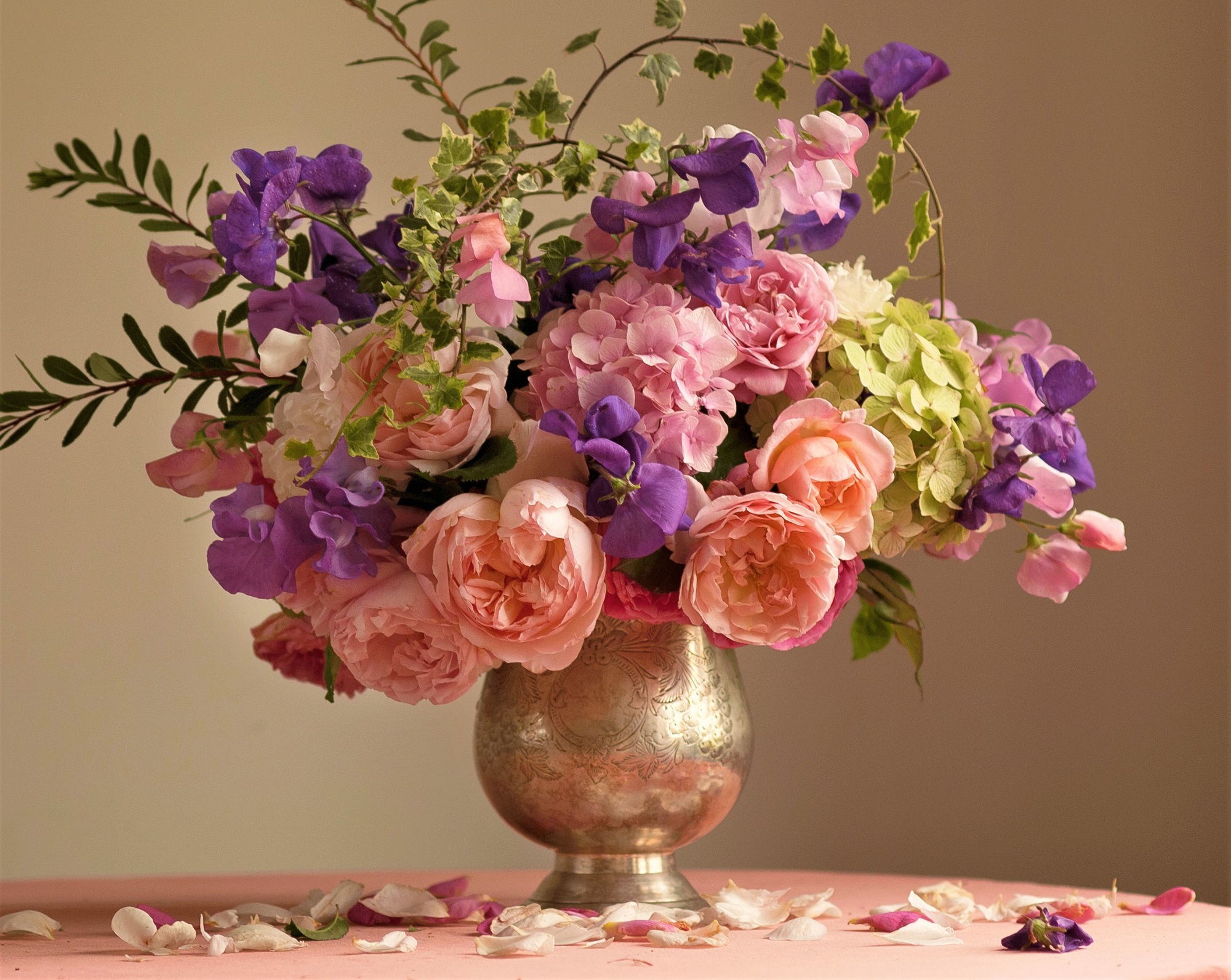 Холст 30х40см 5564 Нежные цветы в узорчатой вазе с красками РК