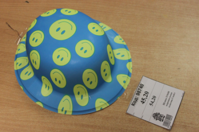 Шляпа 319608 карнавальная пластик.Смайл  — продажа оптом и в розницу в интернет-магазине игрушек «Флинт»
